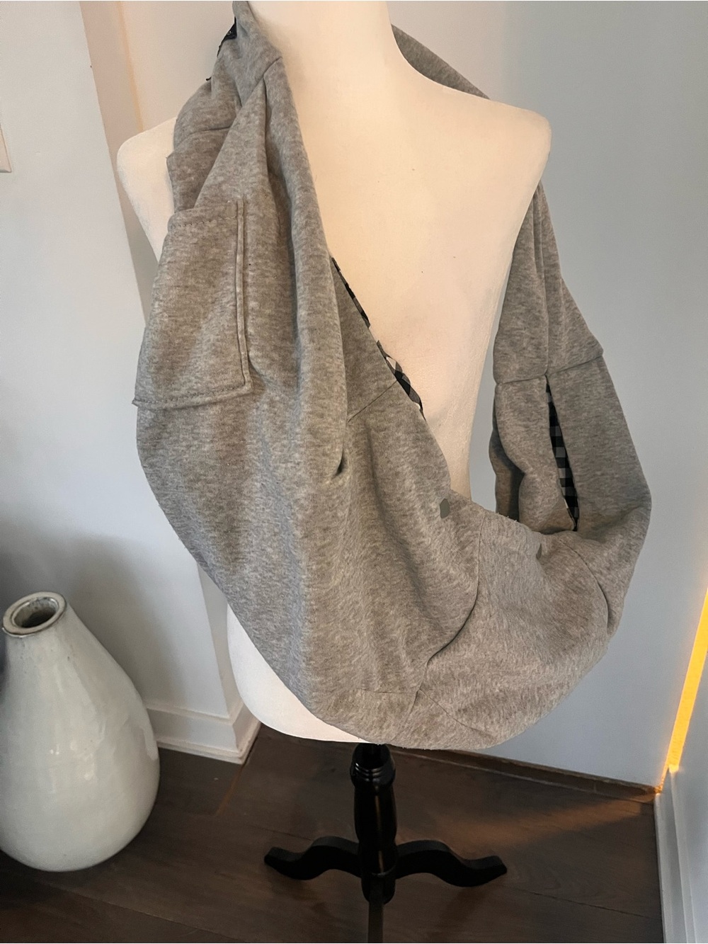 Gray dog/cat carrier sling